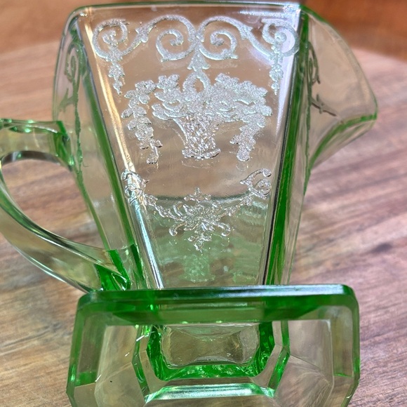 Fostoria June Etched Green Uranium Glass Creamer | Art Deco Depression Era - Picture 4 of 6